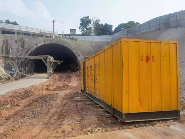 平陆发电机出租自启装置的工作原理是什么？