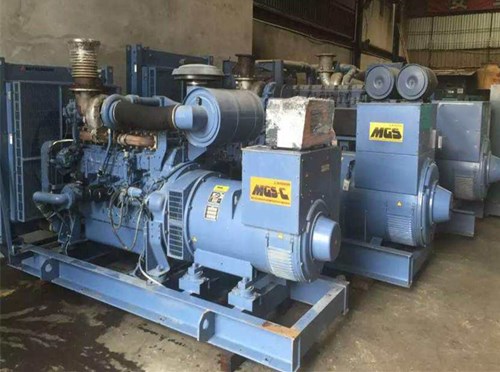 平陆发电机组带负载降电压是什么原因照成的？