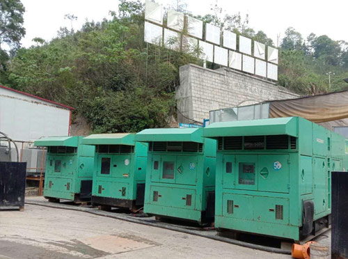 平陆先进的应急发电机系统中智能监测和控制系统如何确保电压稳定？