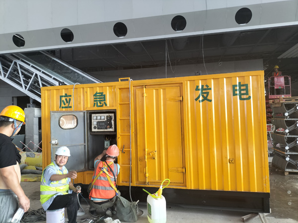 平陆怎样判断空气滤清器是否需要更换？