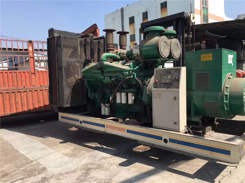 平陆如何判断柴油发电机组的机油温度是否达到了合适的预热温度？